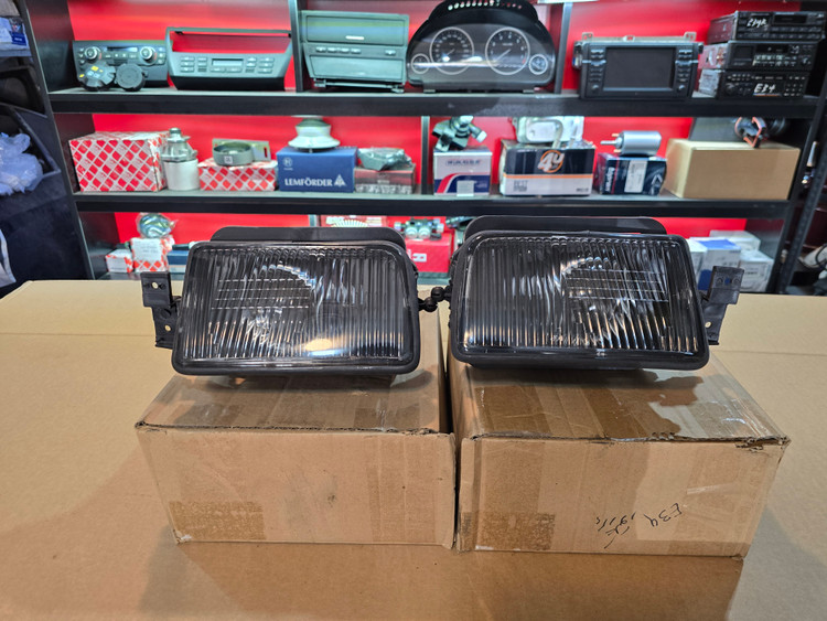 پرژکتور سپر جلو بی ام و E34 کد فنی 63178360941 / 63178360942 برند CBP جفت چپ و راست